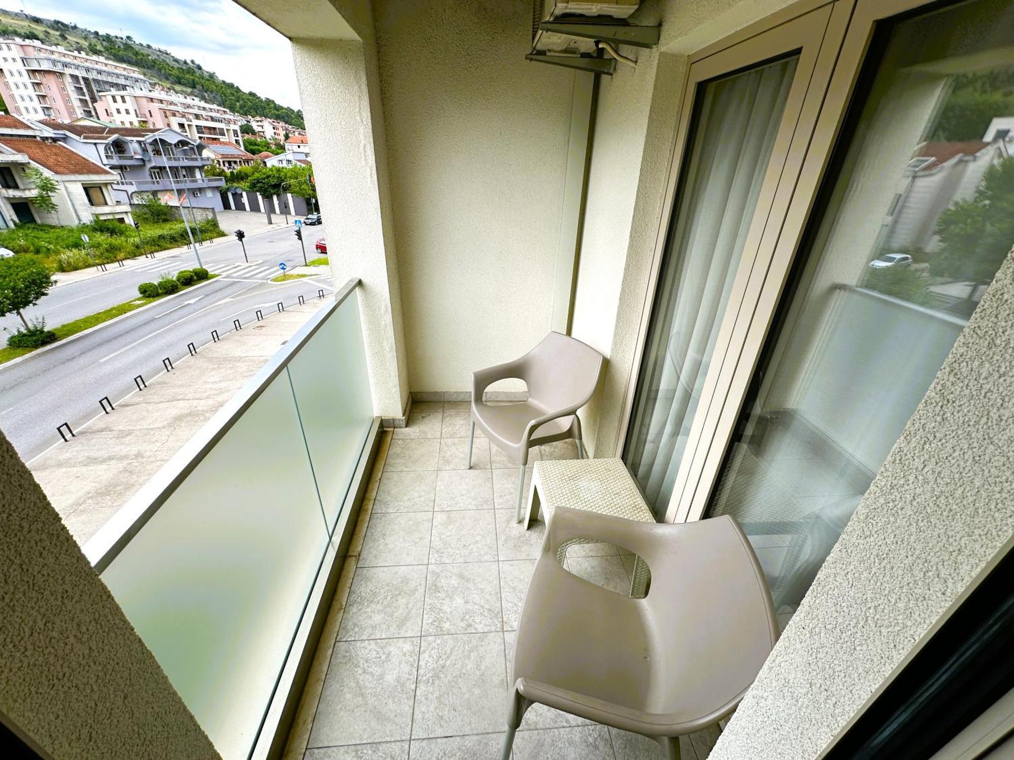 Stan Na Dan Podgorica Apartman Kültér fotó